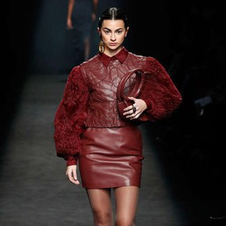 L'Alta Costura es rendeix davant el bordeus aquesta temporada